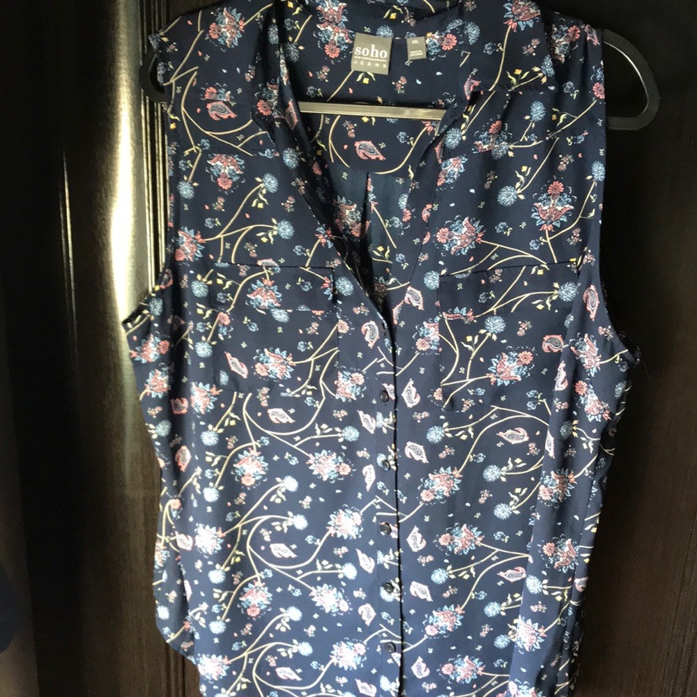 Soho NY & Co sleeveless blouse
